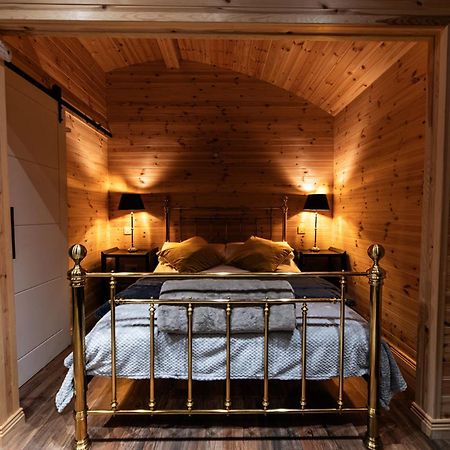 Отель The Hen Harrier - 4 Person Luxury Glamping Cabin Дангарван Экстерьер фото