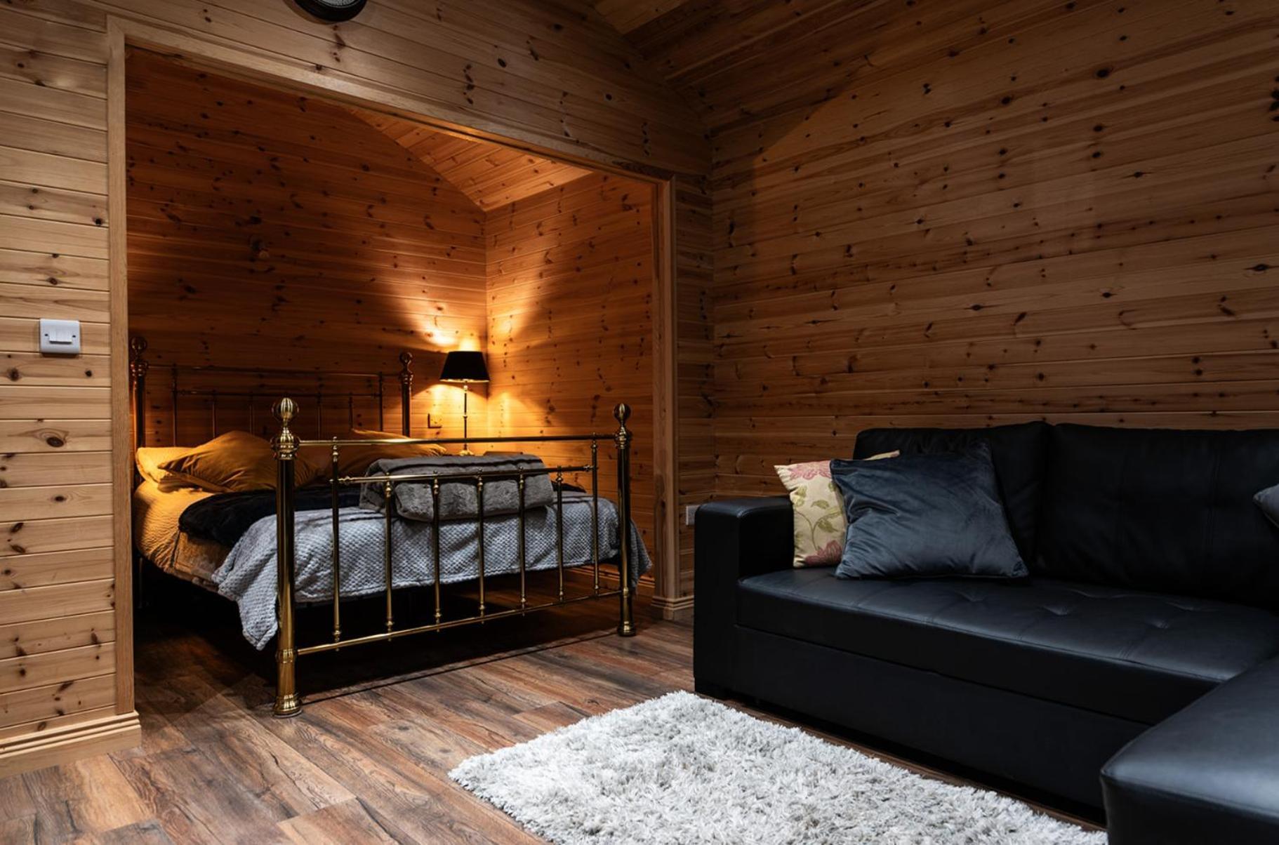 Отель The Hen Harrier - 4 Person Luxury Glamping Cabin Дангарван Экстерьер фото