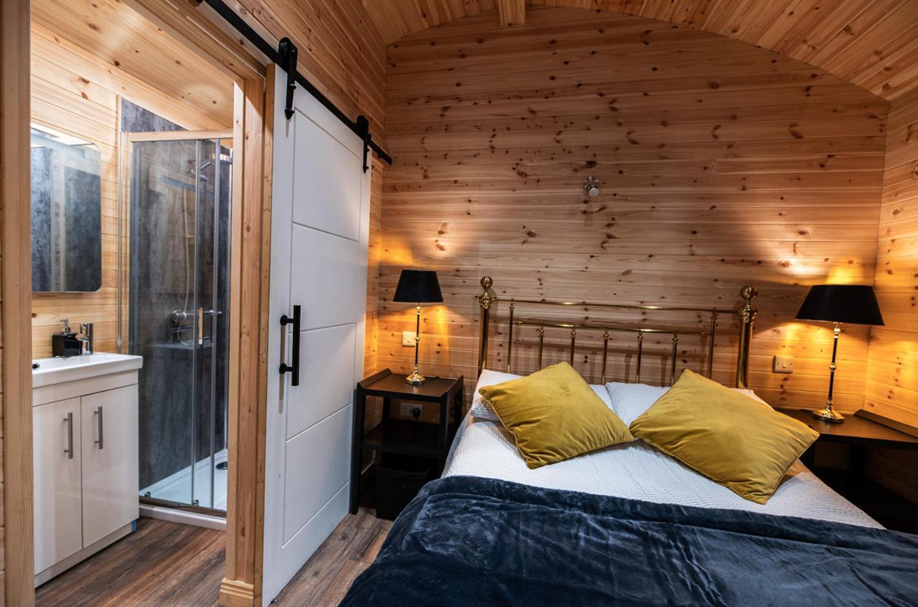 Отель The Hen Harrier - 4 Person Luxury Glamping Cabin Дангарван Экстерьер фото